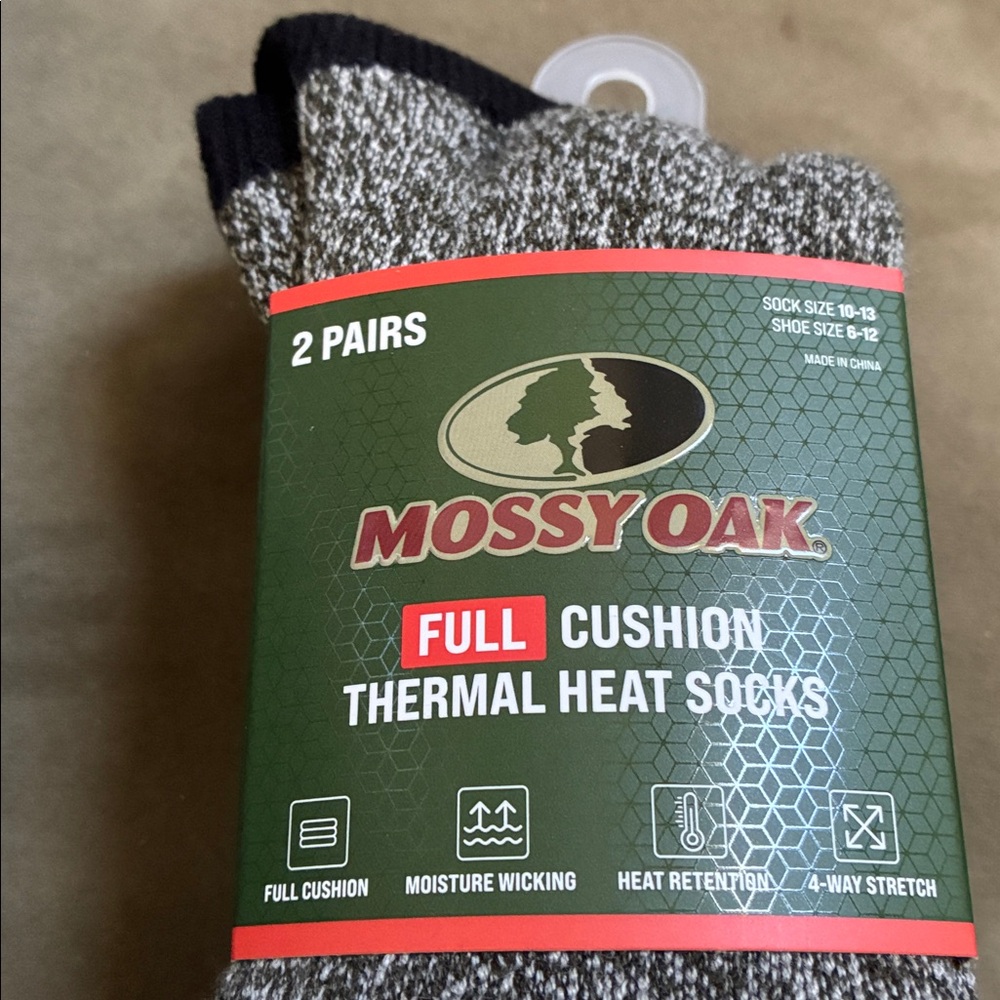 NWT Mossy Oak Full Cushion Thermal Socks - Black and Gray